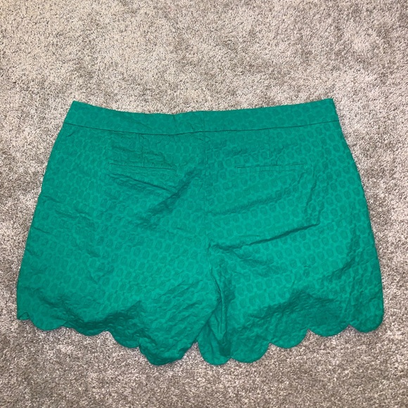 Crown & Ivy Curvy Green Designed shorts size 24W - Picture 9 of 11